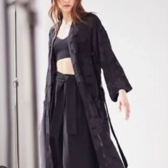 Aritzia Wilfred Black Durante Robe Sheer Floral duster - Picture 9 of 14